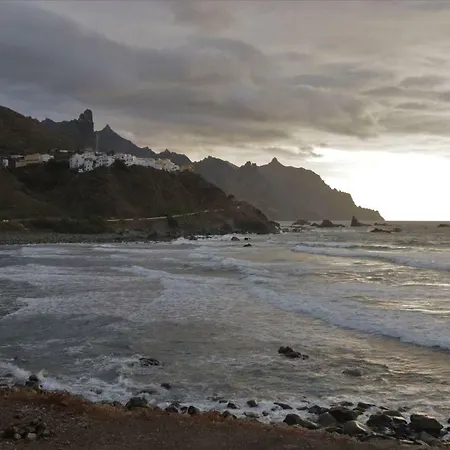 Oasis Atlantico: Rincon Secreto Al Pie De Senderos Azano