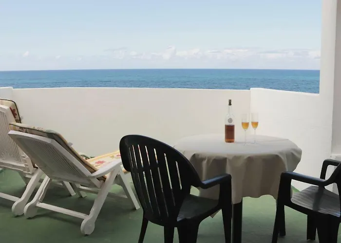 Oasis Atlantico: Rincon Secreto Al Pie De Senderos Tatil Evi