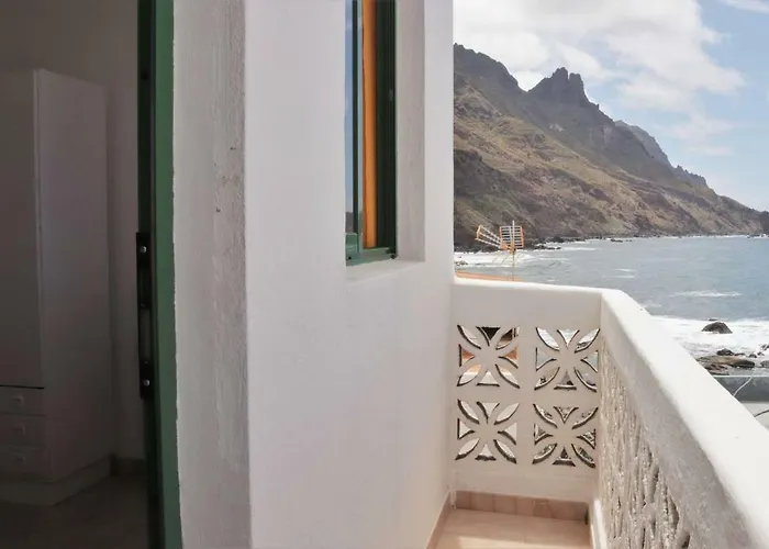 Oasis Atlantico: Rincon Secreto Al Pie De Senderos * Azano