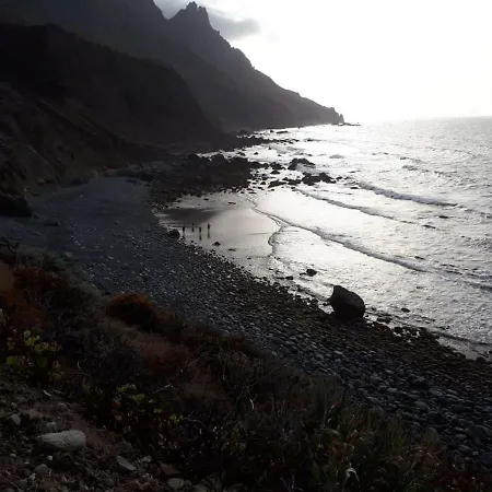 Oasis Atlántico: Rincón Secreto Al Pie De Senderos