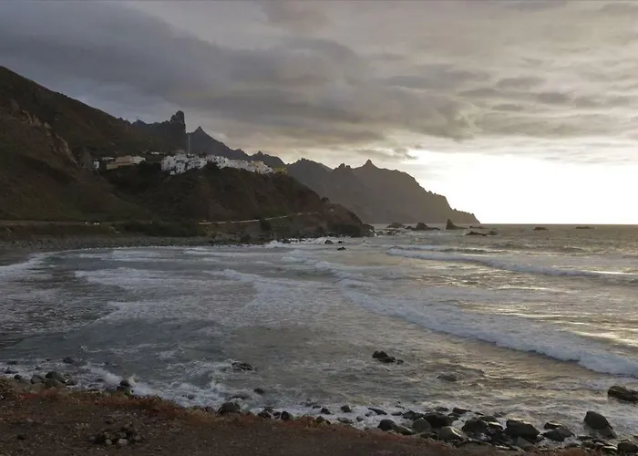 Oasis Atlantico: Rincon Secreto Al Pie De Senderos Azano