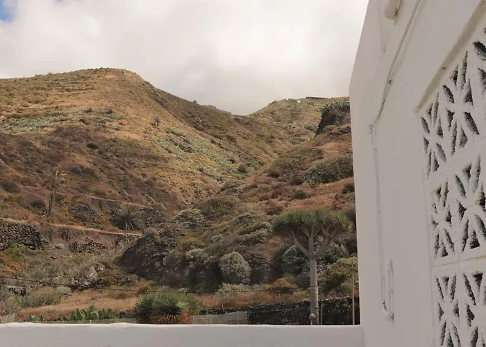 Oasis Atlantico: Rincon Secreto Al Pie De Senderos Ferienhaus Azano